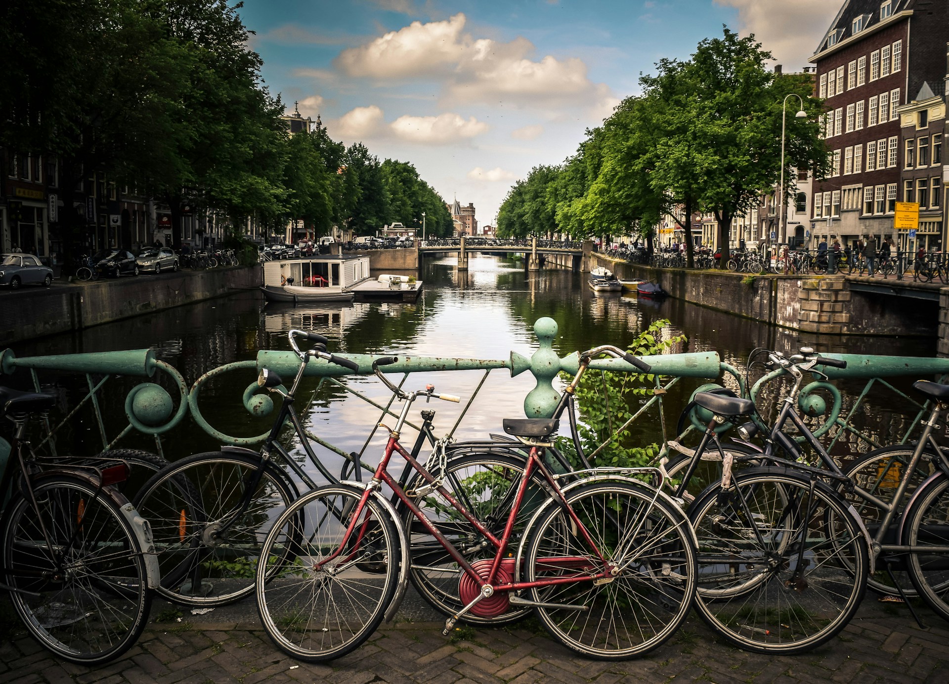 amsterdam rivers with bikes
