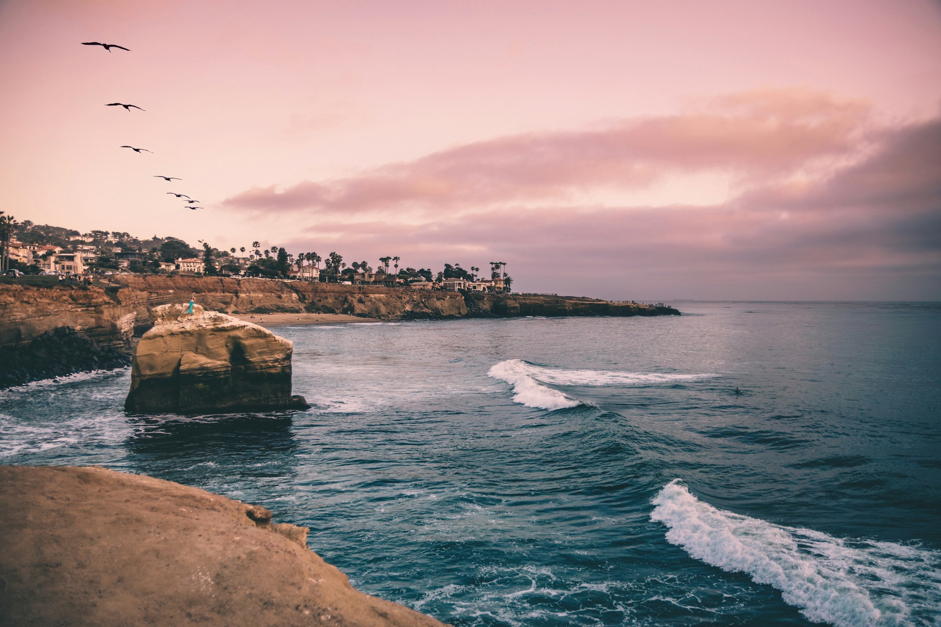 perfect sunset in sunset cliffs, San Diego